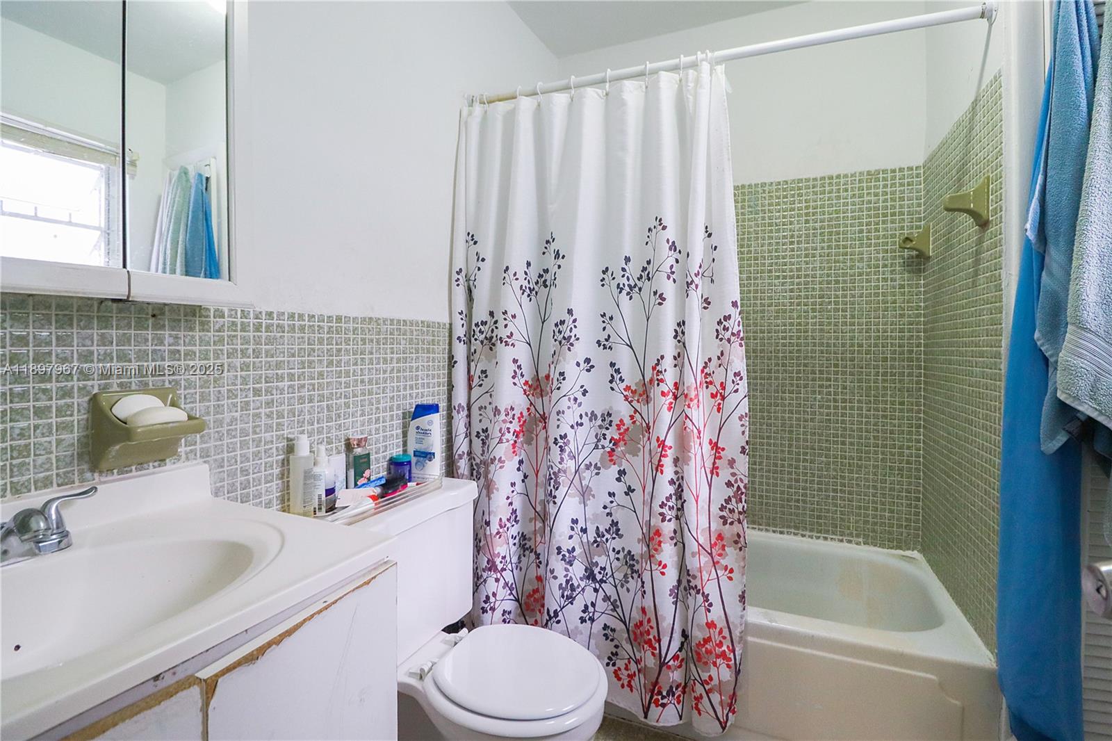 HOUSTON HEIGHTS - Residential Income