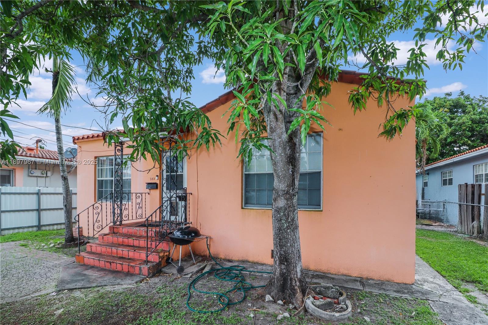 HOUSTON HEIGHTS - Residential Income