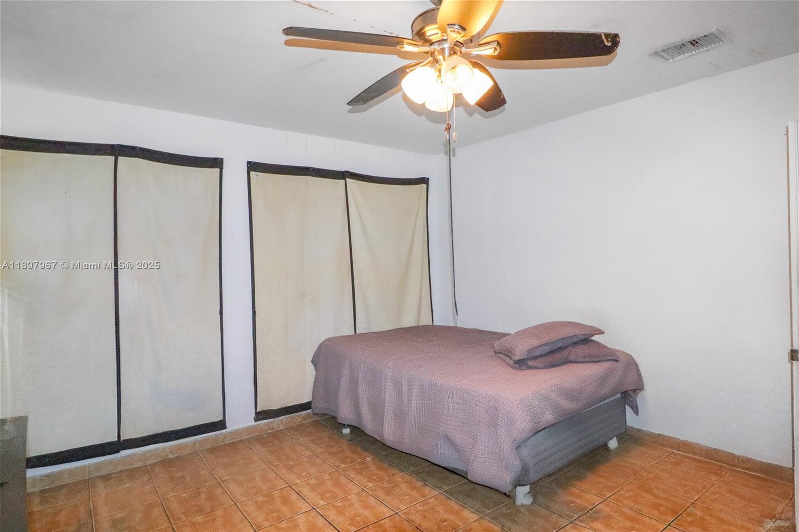 HOUSTON HEIGHTS - Residential Income