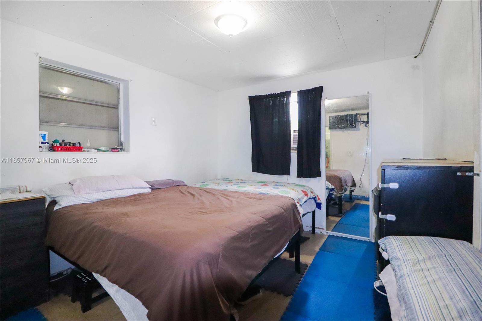 HOUSTON HEIGHTS - Residential Income