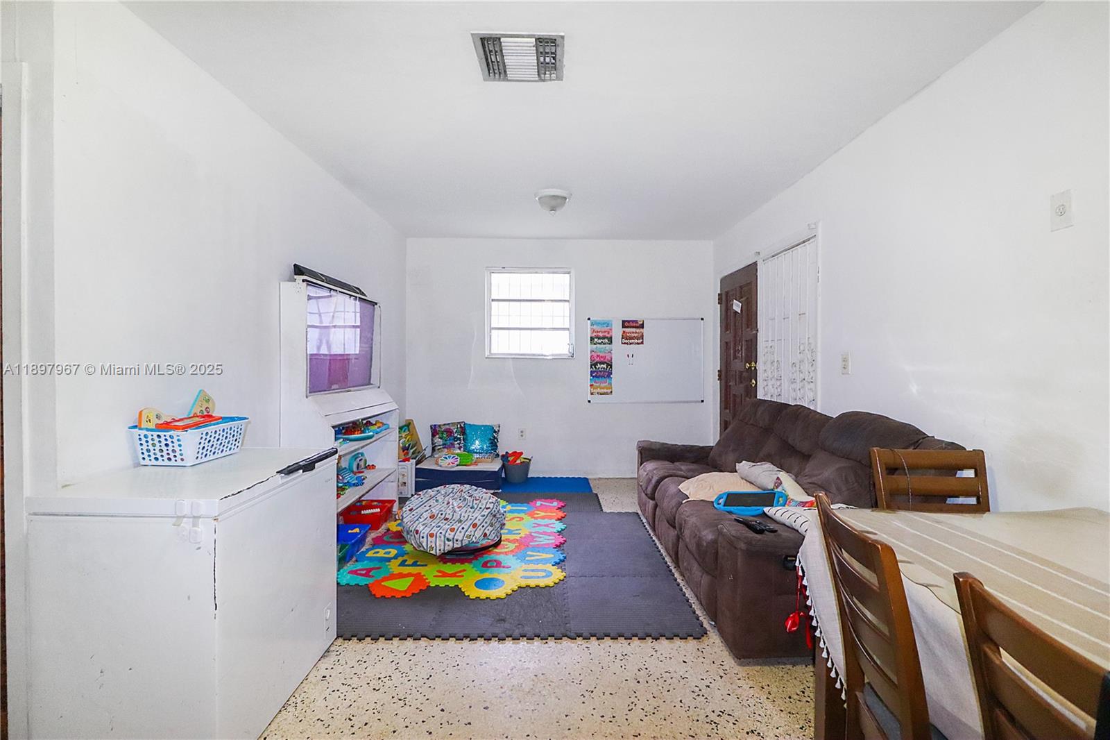 HOUSTON HEIGHTS - Residential Income