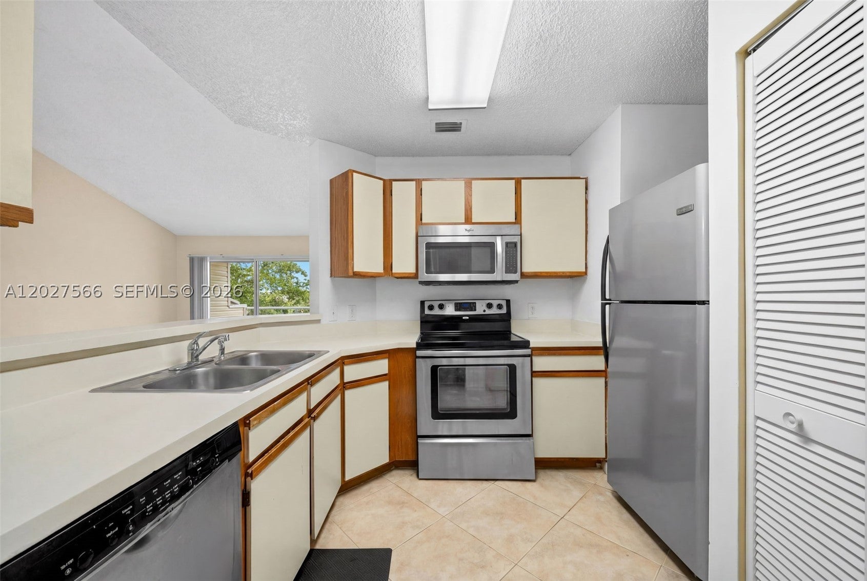 3405 NW 44th St