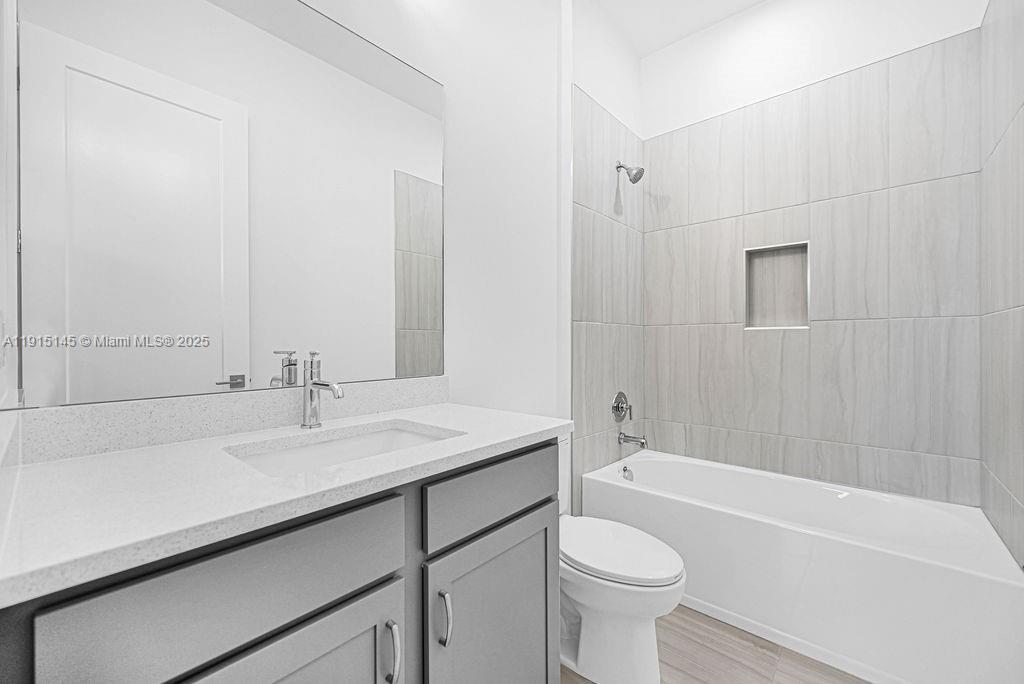 Solana Bay Avenir - Residential Lease