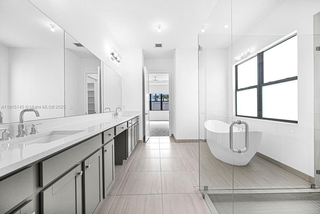 Solana Bay Avenir - Residential Lease