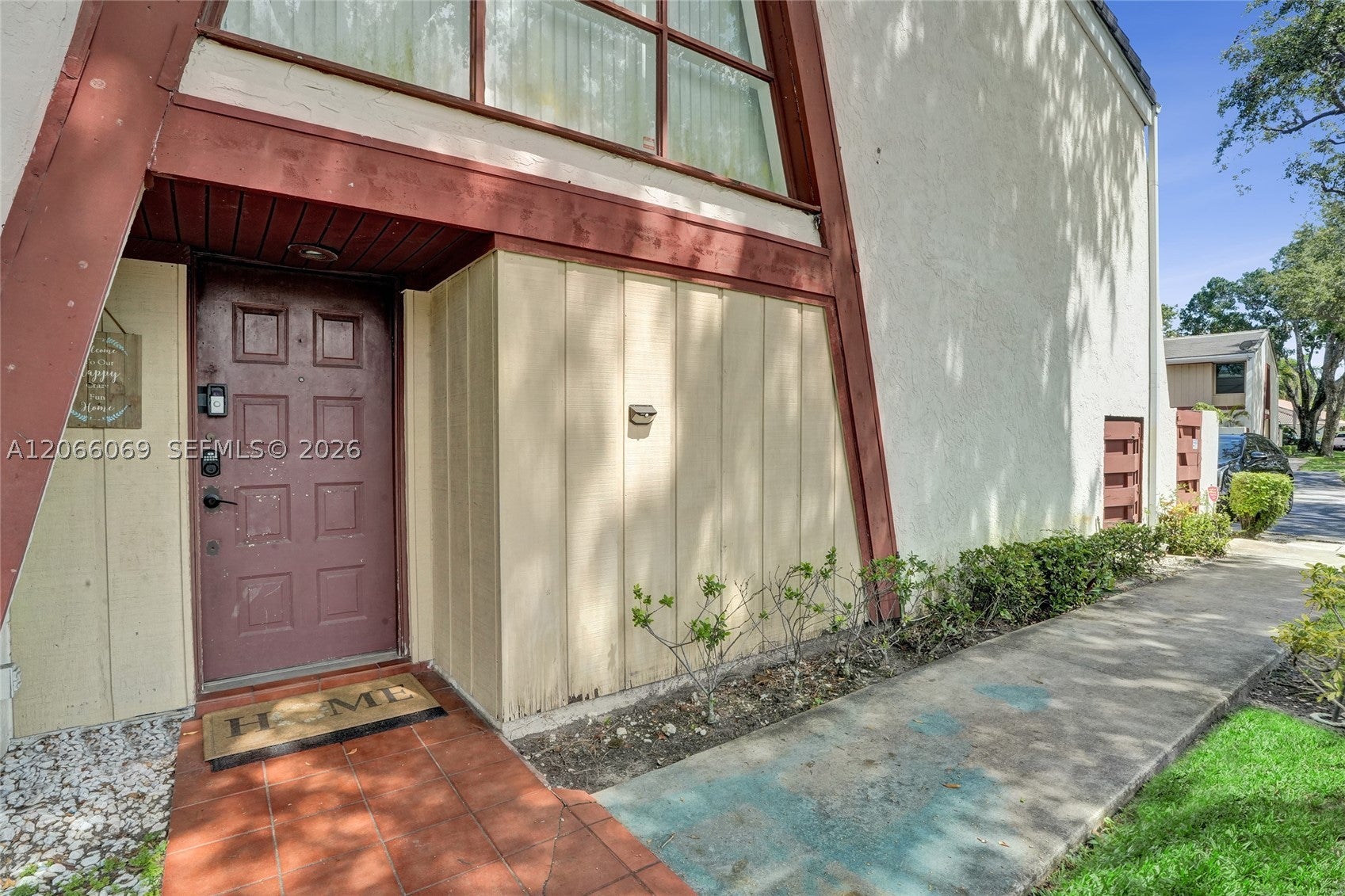 2999 Lakewood Ln