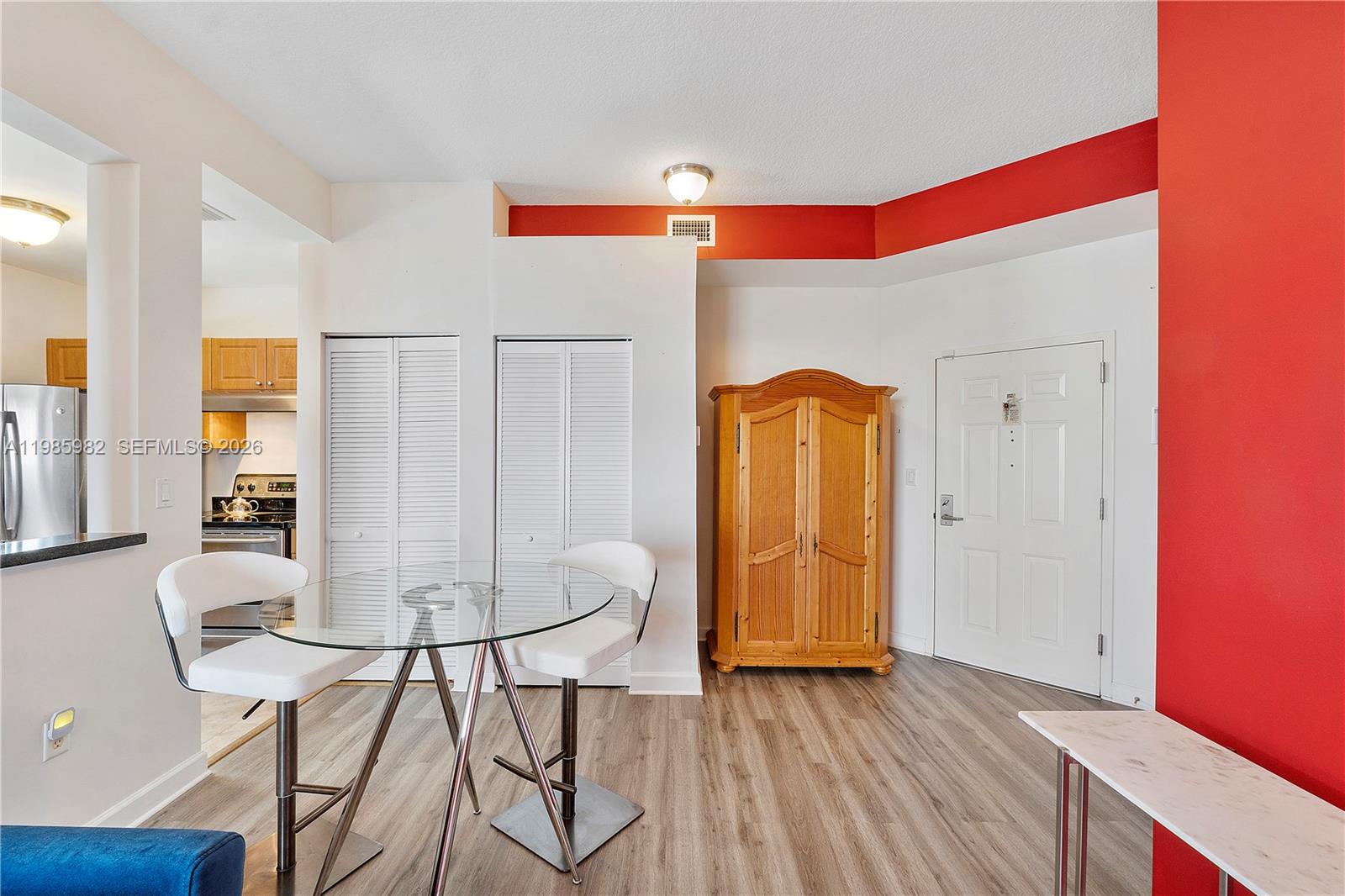 GATEWAY TO THE GROVE COND - Residential Lease