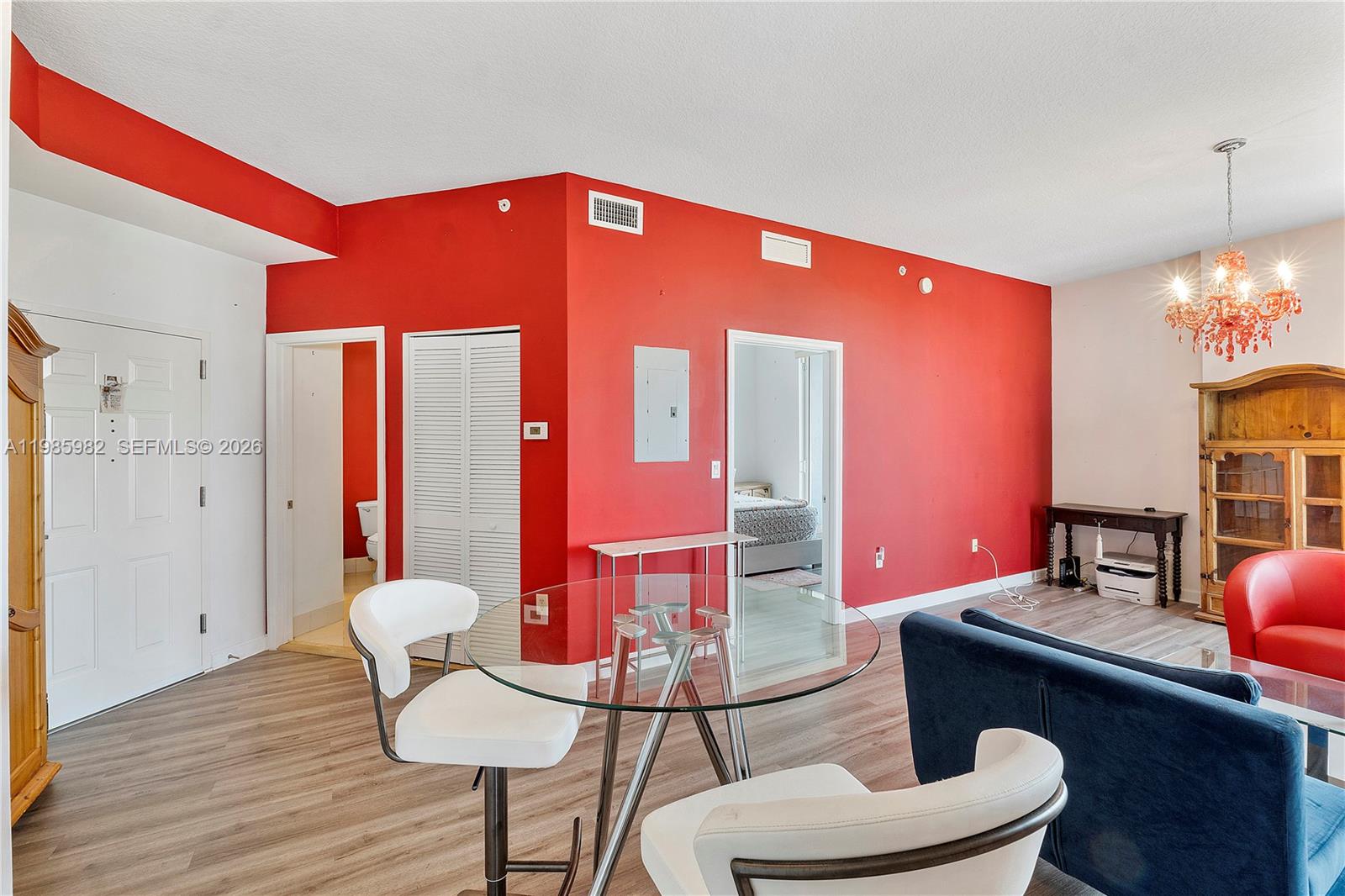 GATEWAY TO THE GROVE COND - Residential Lease