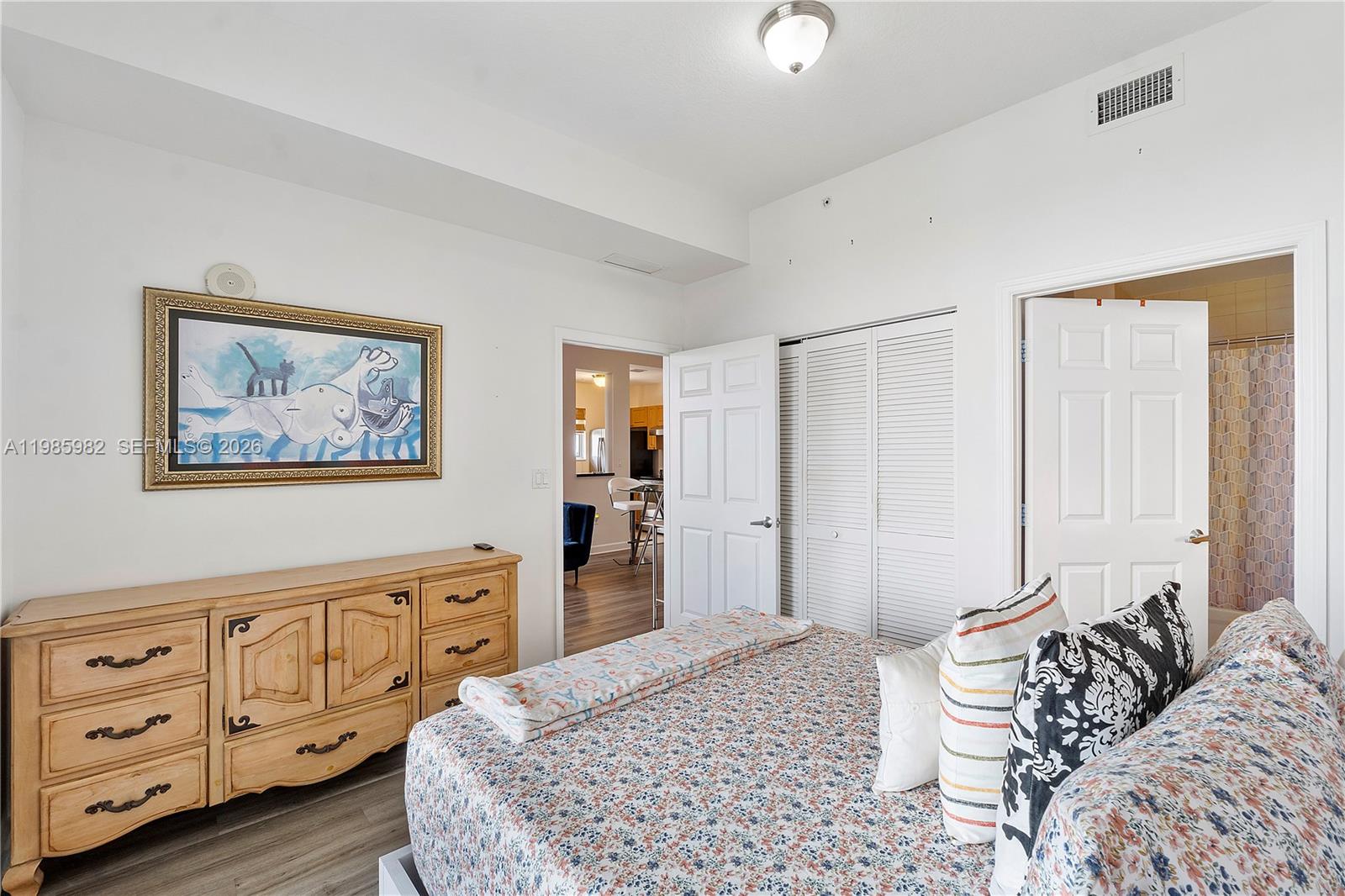 GATEWAY TO THE GROVE COND - Residential Lease