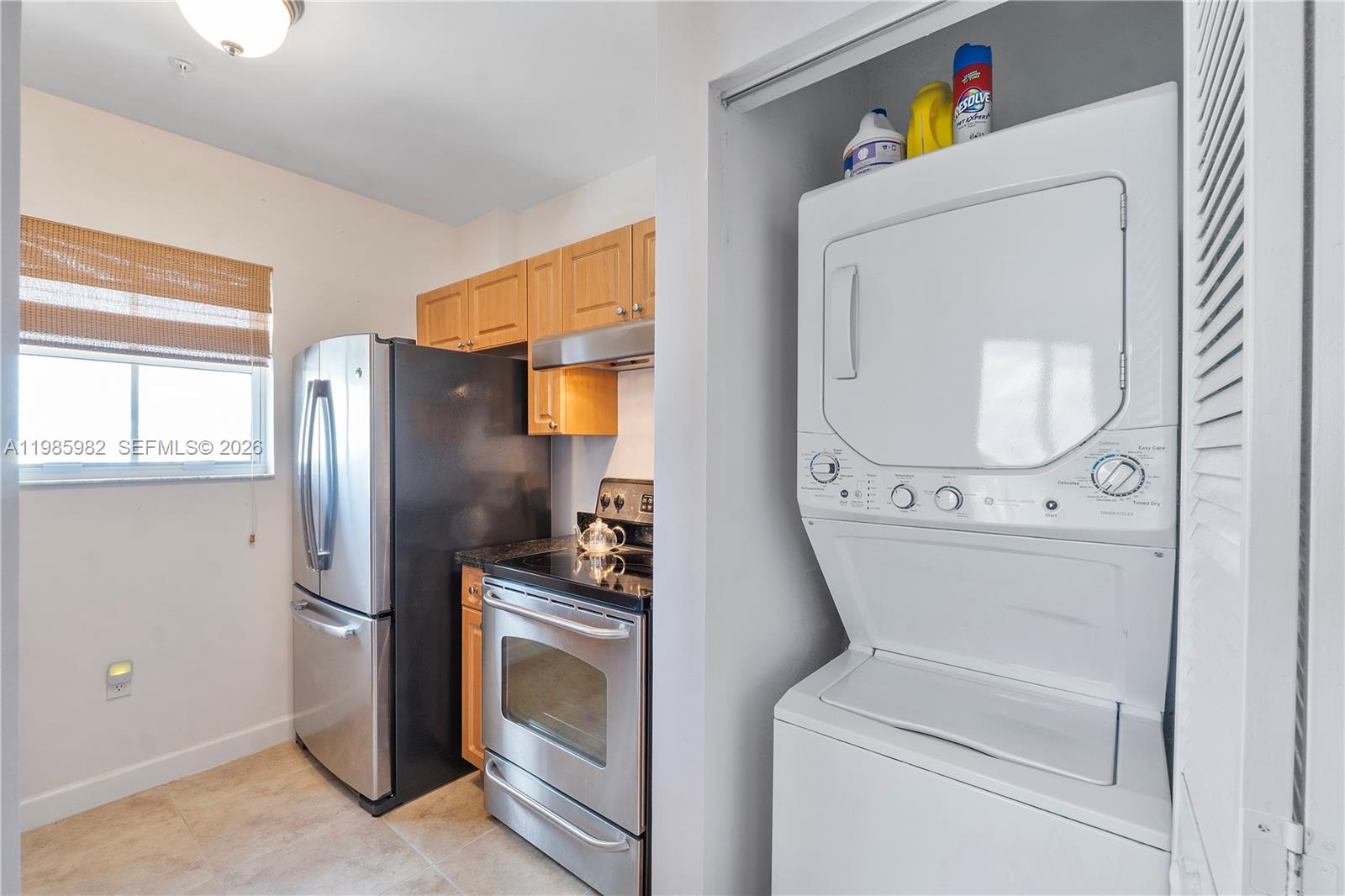 GATEWAY TO THE GROVE COND - Residential Lease