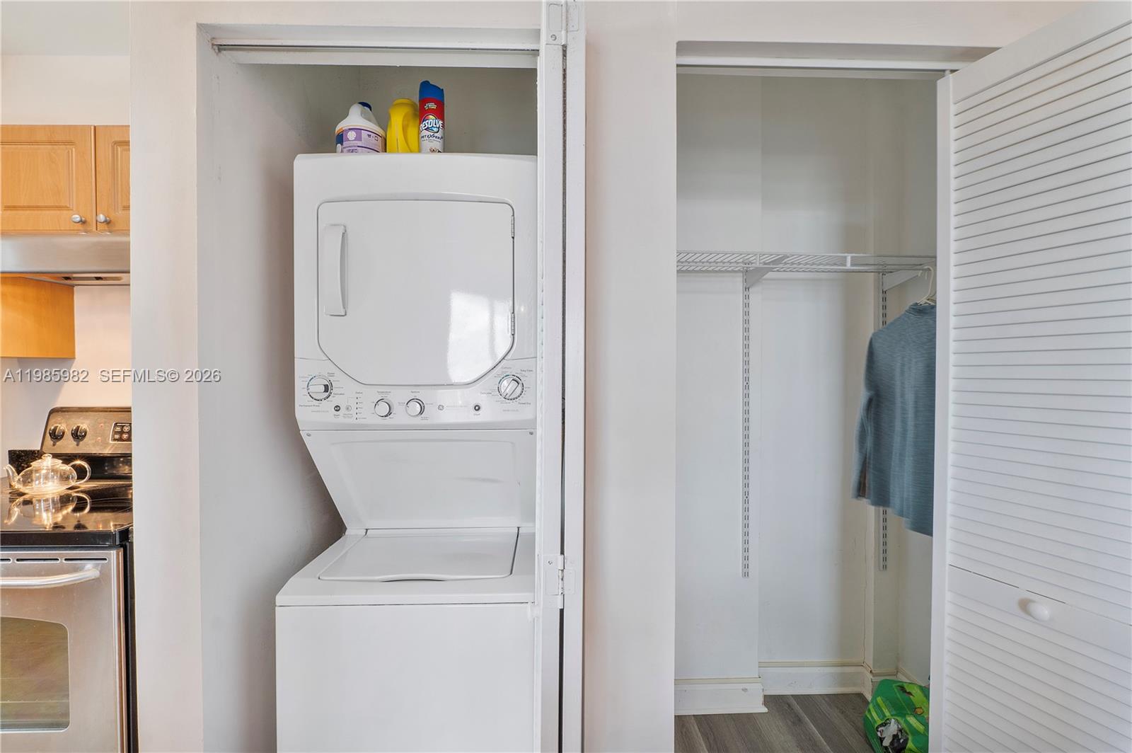 GATEWAY TO THE GROVE COND - Residential Lease