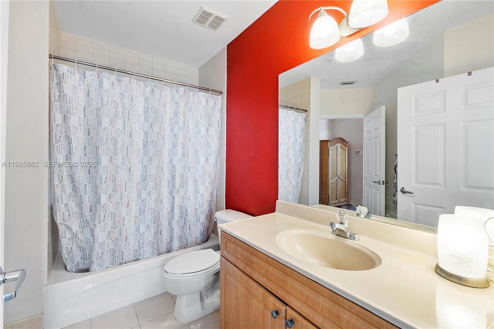 GATEWAY TO THE GROVE COND - Residential Lease