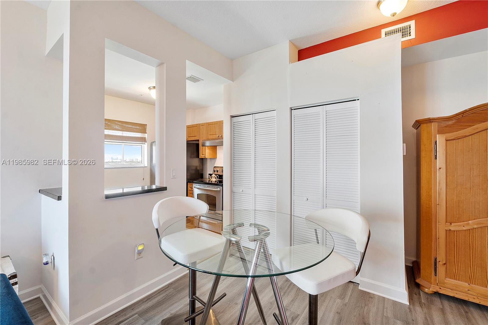 GATEWAY TO THE GROVE COND - Residential Lease