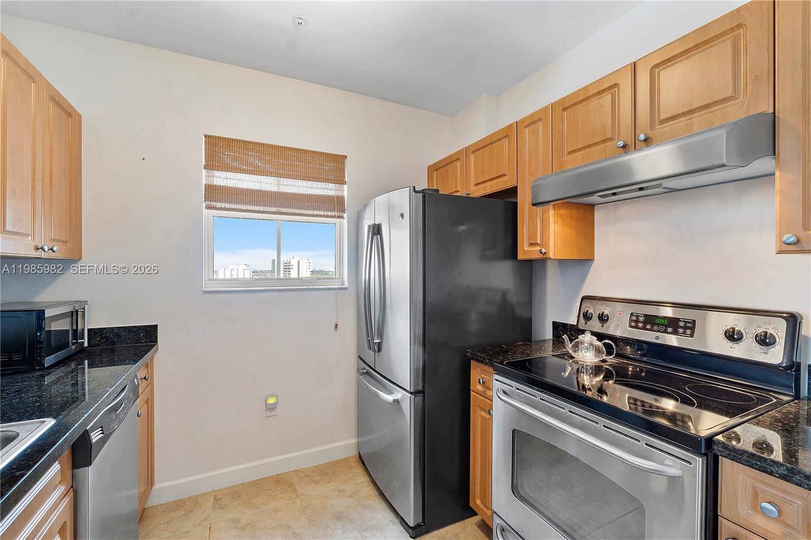 GATEWAY TO THE GROVE COND - Residential Lease