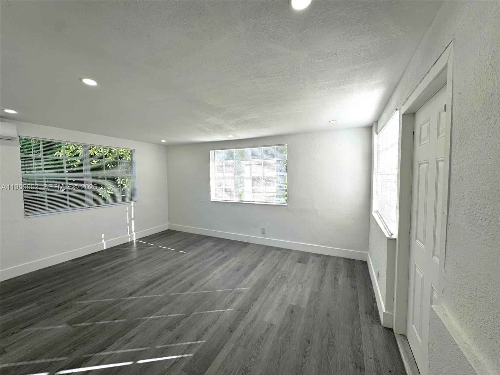 BROADMOOR MANOR - Residential