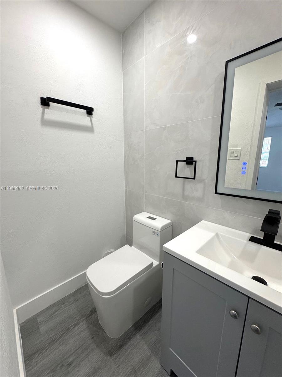 BROADMOOR MANOR - Residential