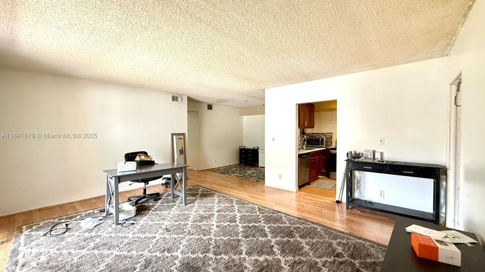 3017 N Oakland Forest Dr 103