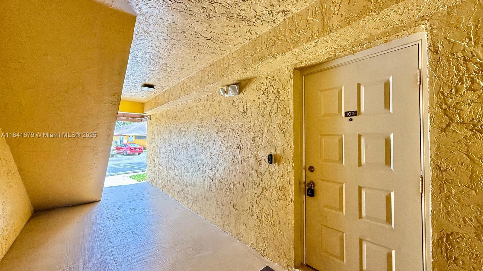 3017 N Oakland Forest Dr 103
