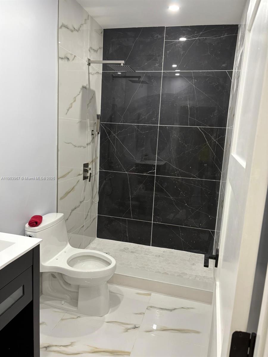 PICKET FENCES COUNTRY EST - Residential Lease