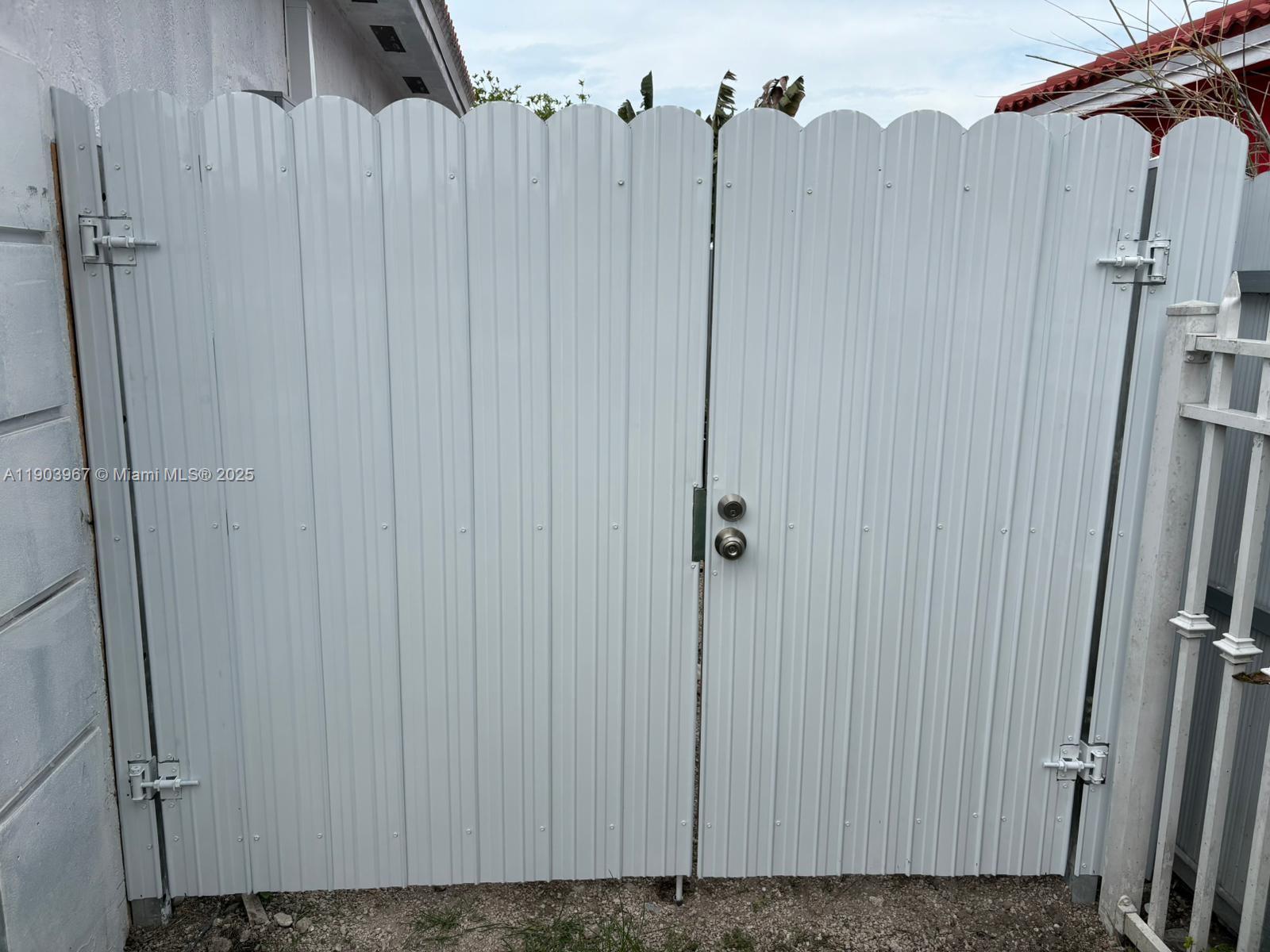 PICKET FENCES COUNTRY EST - Residential Lease