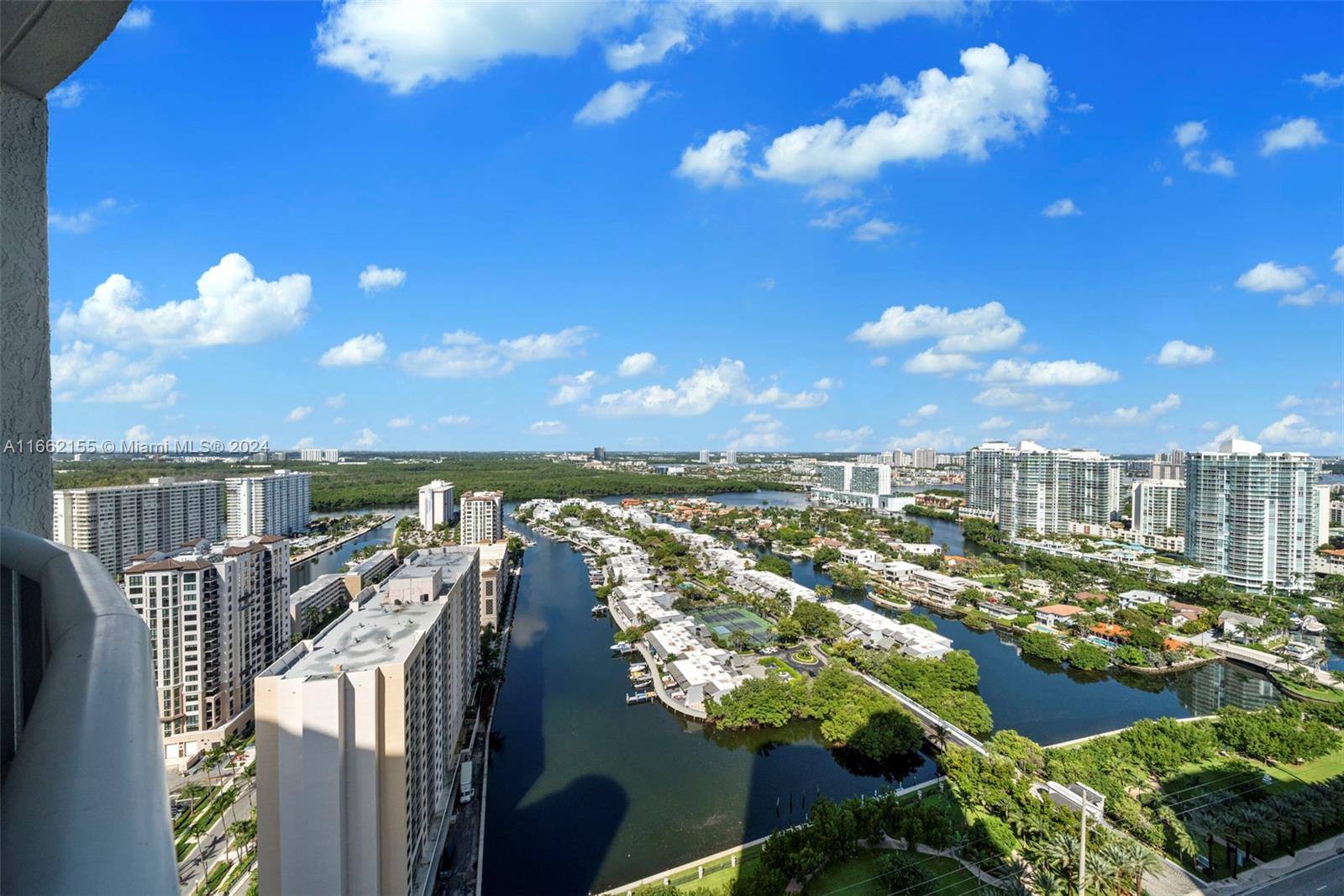 TDR TOWER I CONDO - Residential