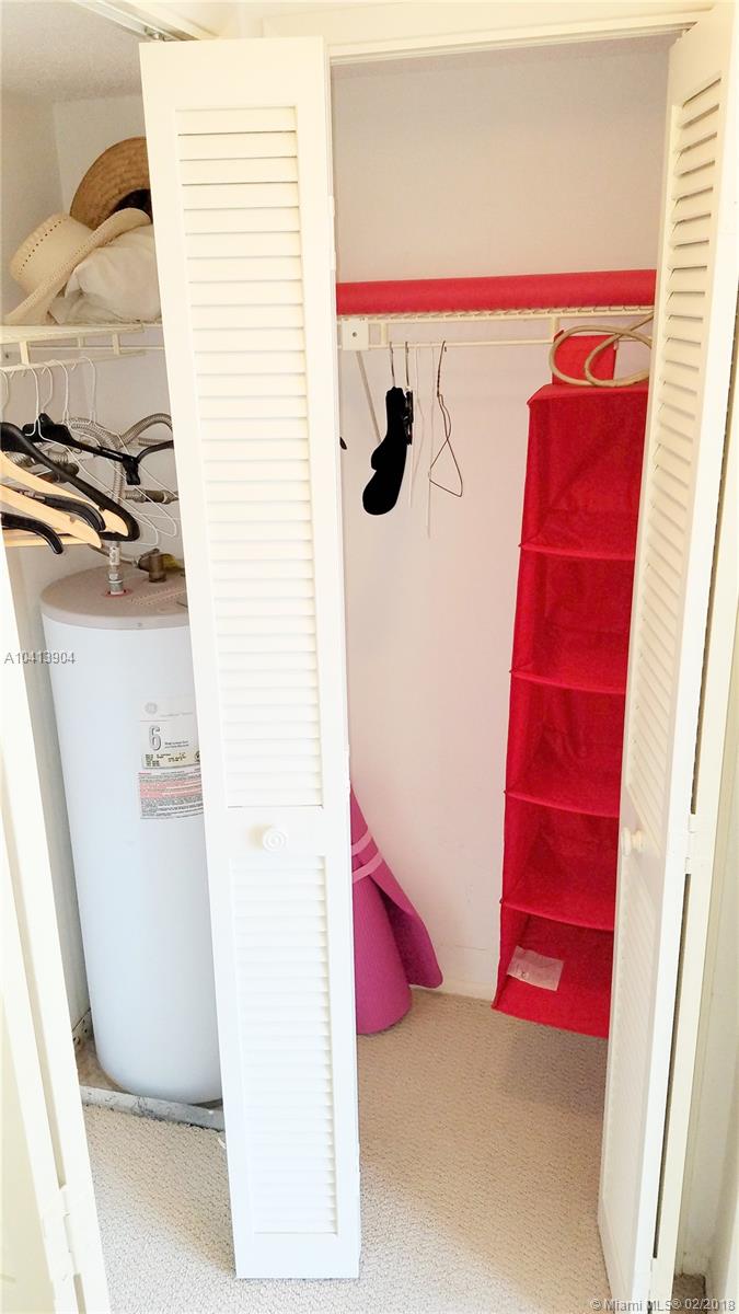 PALM-AIRE C C APTS 42 CON - Residential