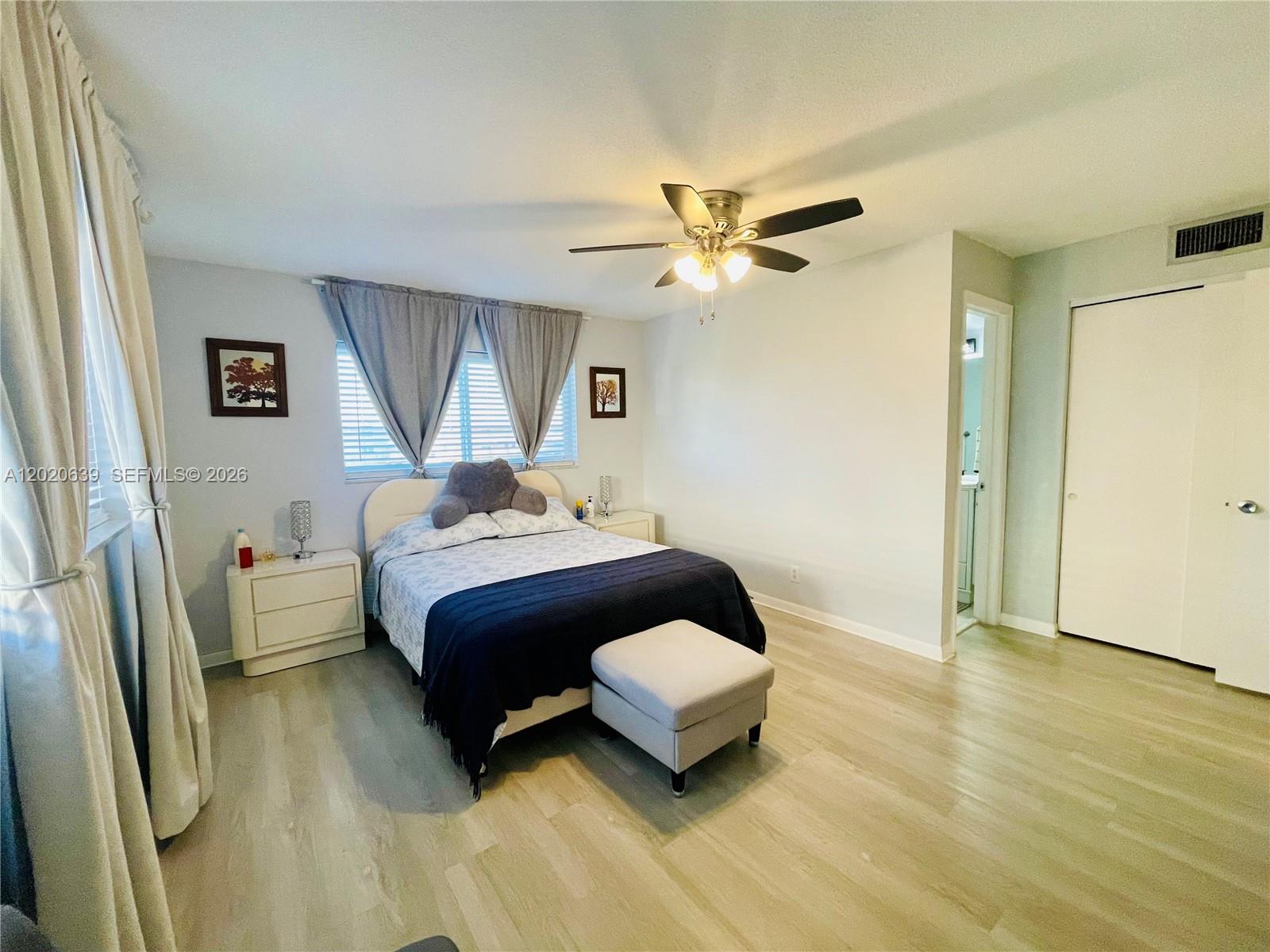 VILLAGE ROYALE ON THE GRE - Residential