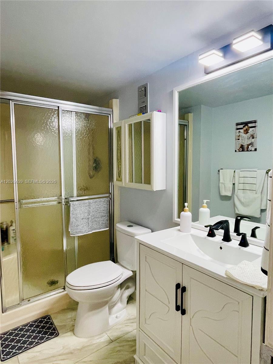 VILLAGE ROYALE ON THE GRE - Residential