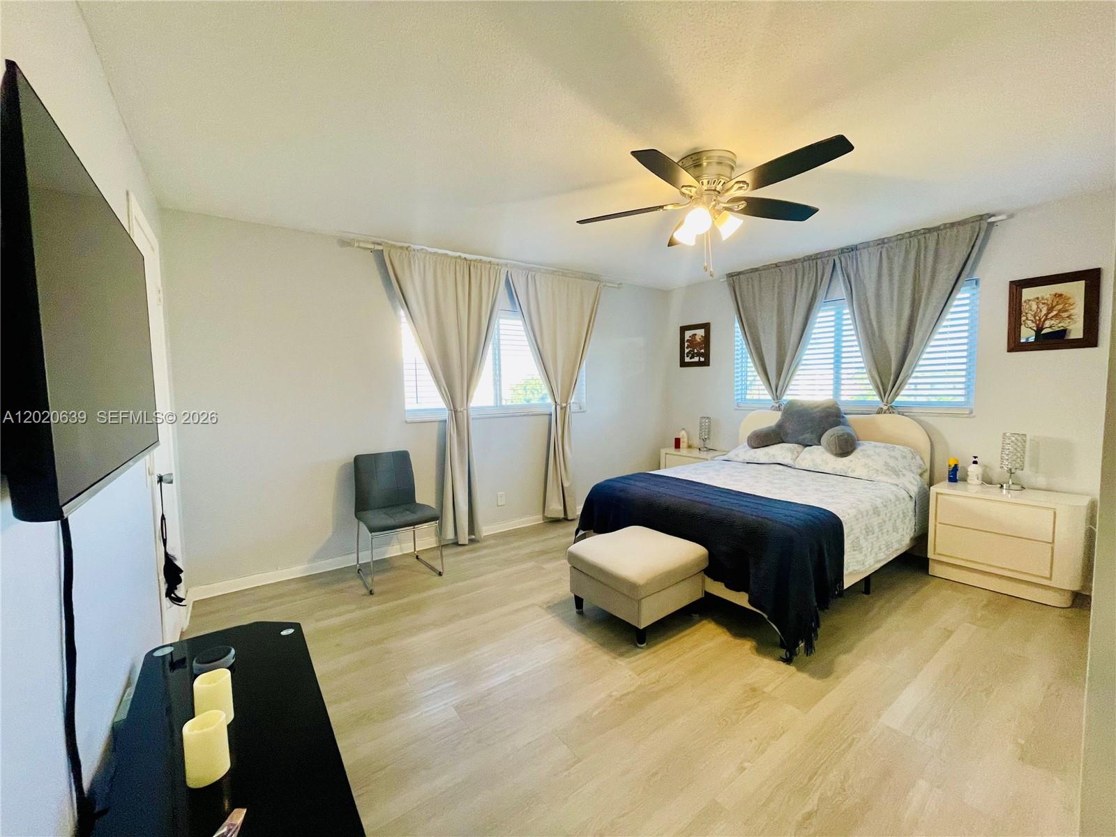 VILLAGE ROYALE ON THE GRE - Residential