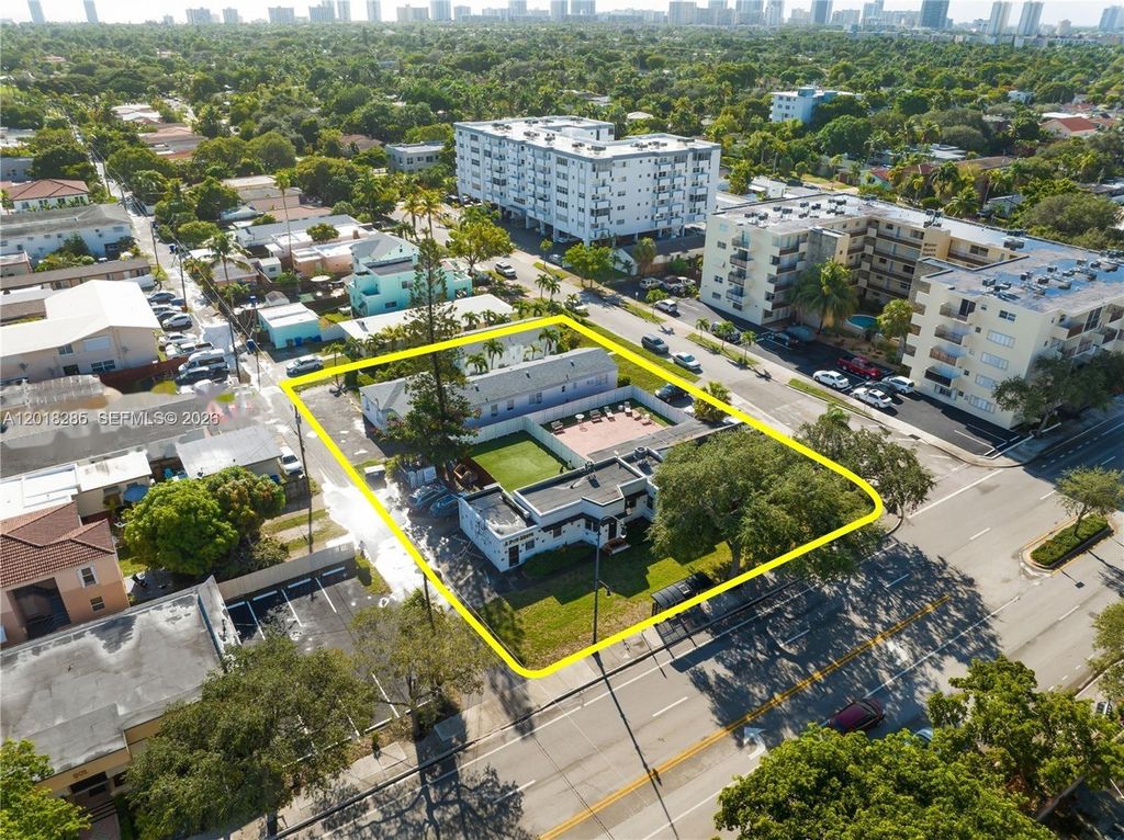 Photo of 699 S Federal Hwy, Hollywood, FL 33020 (MLS # A12018285)