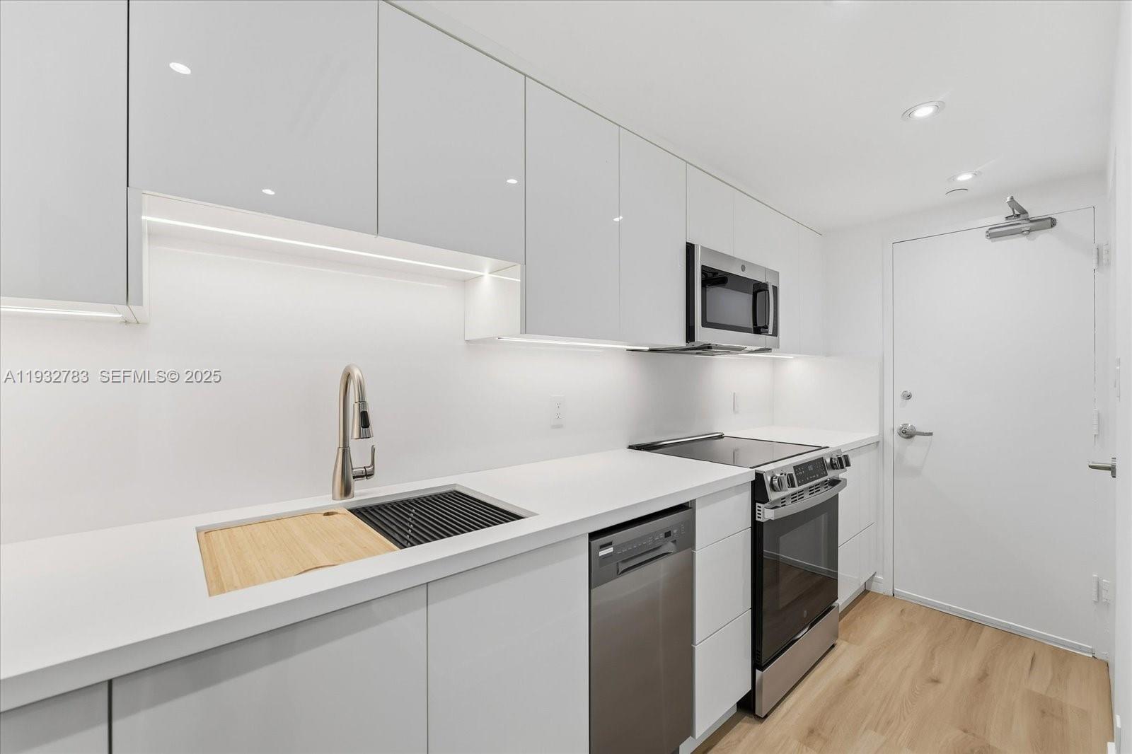 MIRADOR 1000 CONDO - Residential Lease