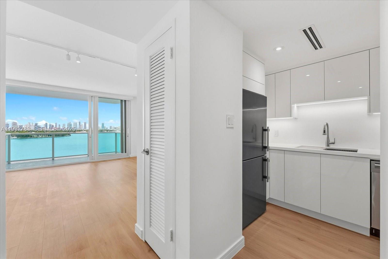 MIRADOR 1000 CONDO - Residential Lease