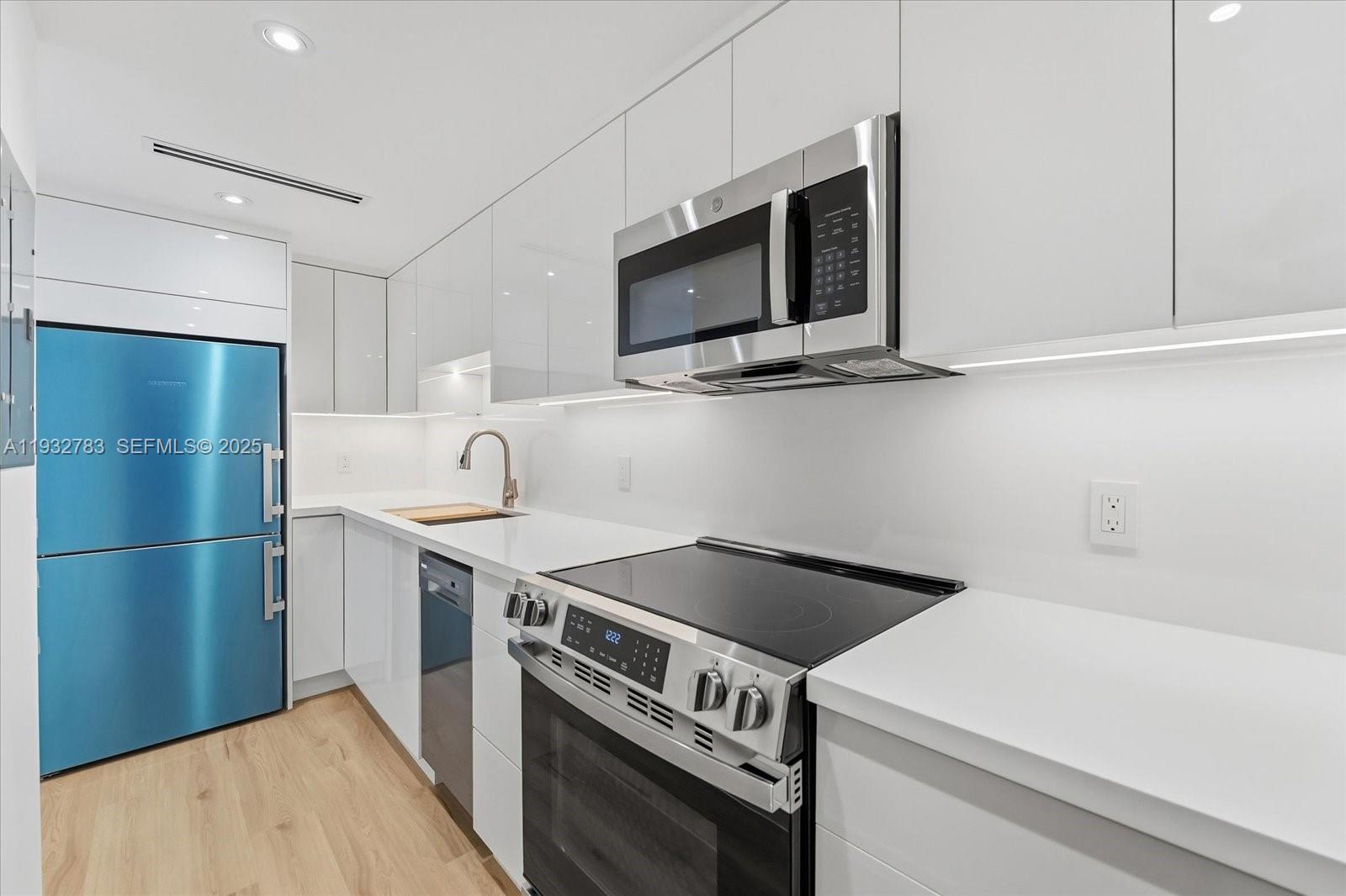 MIRADOR 1000 CONDO - Residential Lease