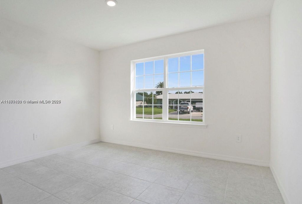 Photo of 811 SE Seahouse Dr, Port St Lucie, FL 34983 (MLS # A11877620)