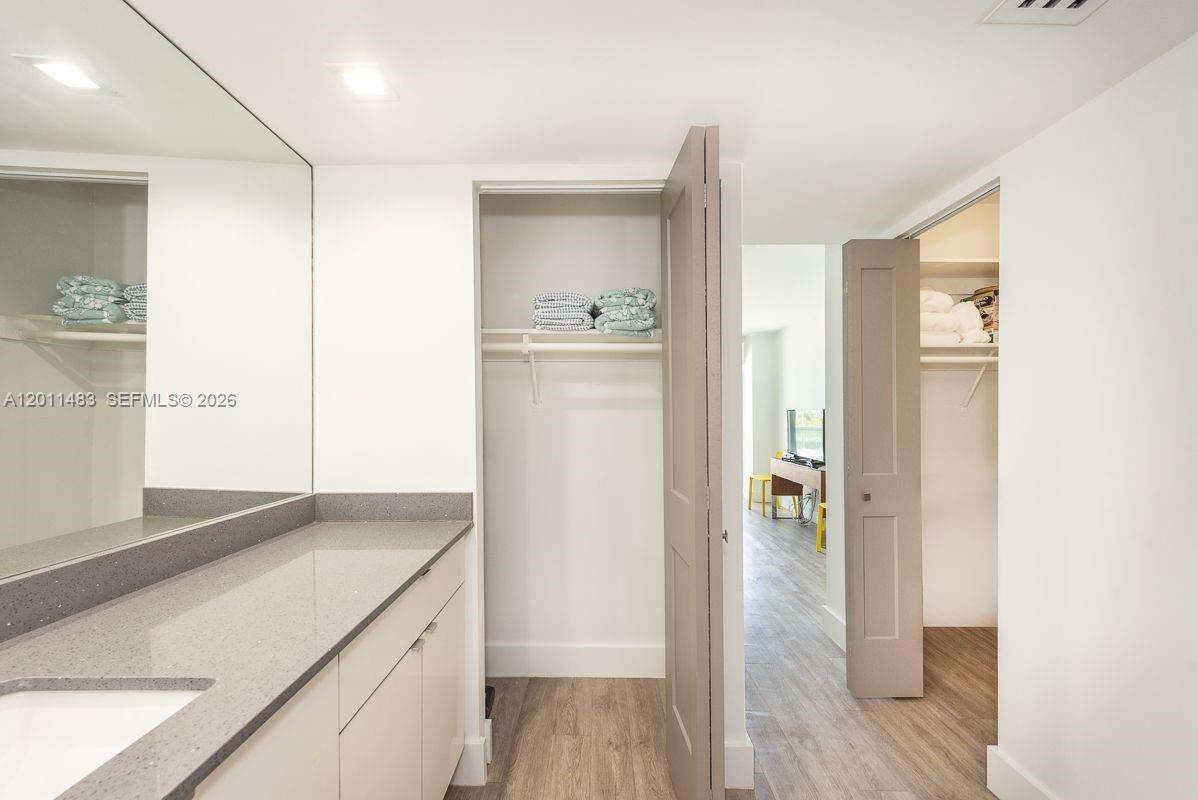 ARLEN HOUSE EAST CONDO - Residential