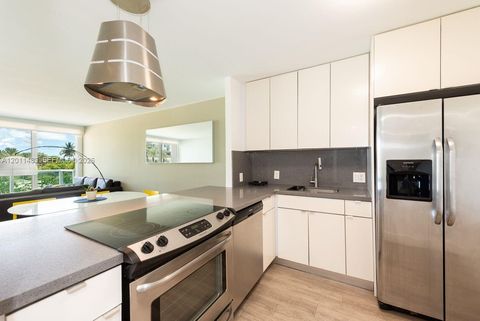 Photo of 100 Bayview Dr #210, Sunny Isles Beach, FL 33160 (MLS # A12011483)