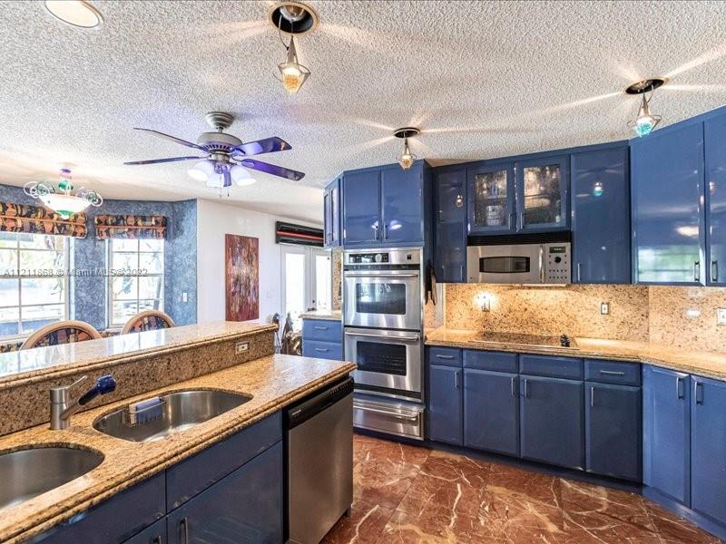 PRESERVE AT CHAPEL TRAIL - Residential