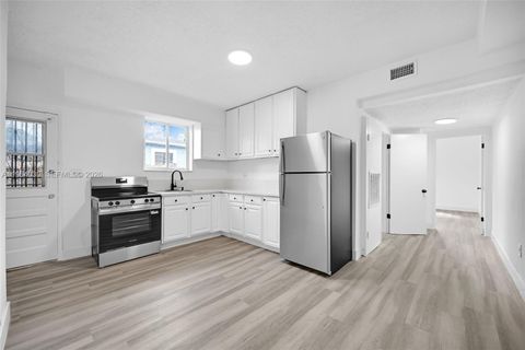 1391 NW 102nd St 1391 Miami FL 33147