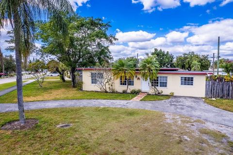 6101 Flagler St Hollywood FL 33023