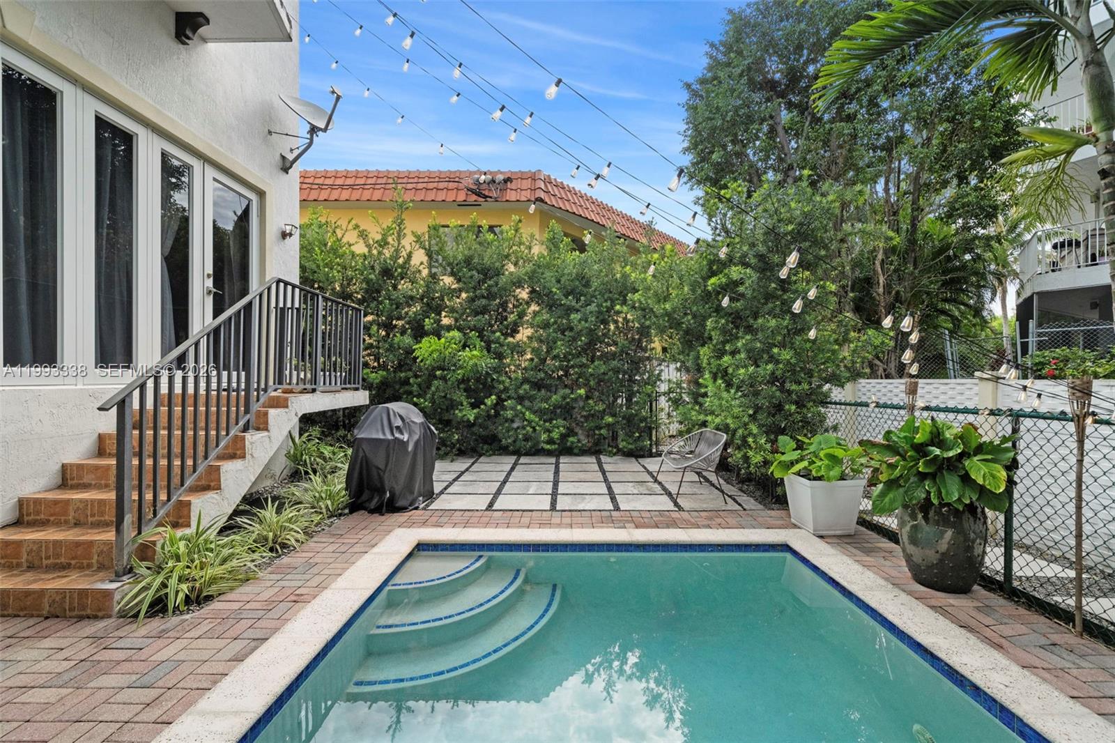 CORNER VIEW TOWNHOMES AT - Residential