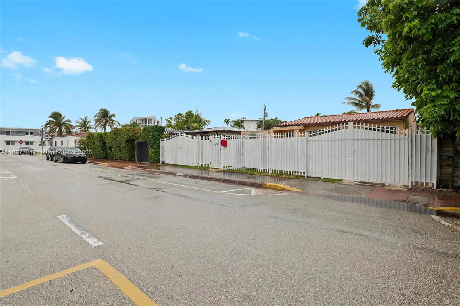 BISCAYNE BCH SUB - Residential