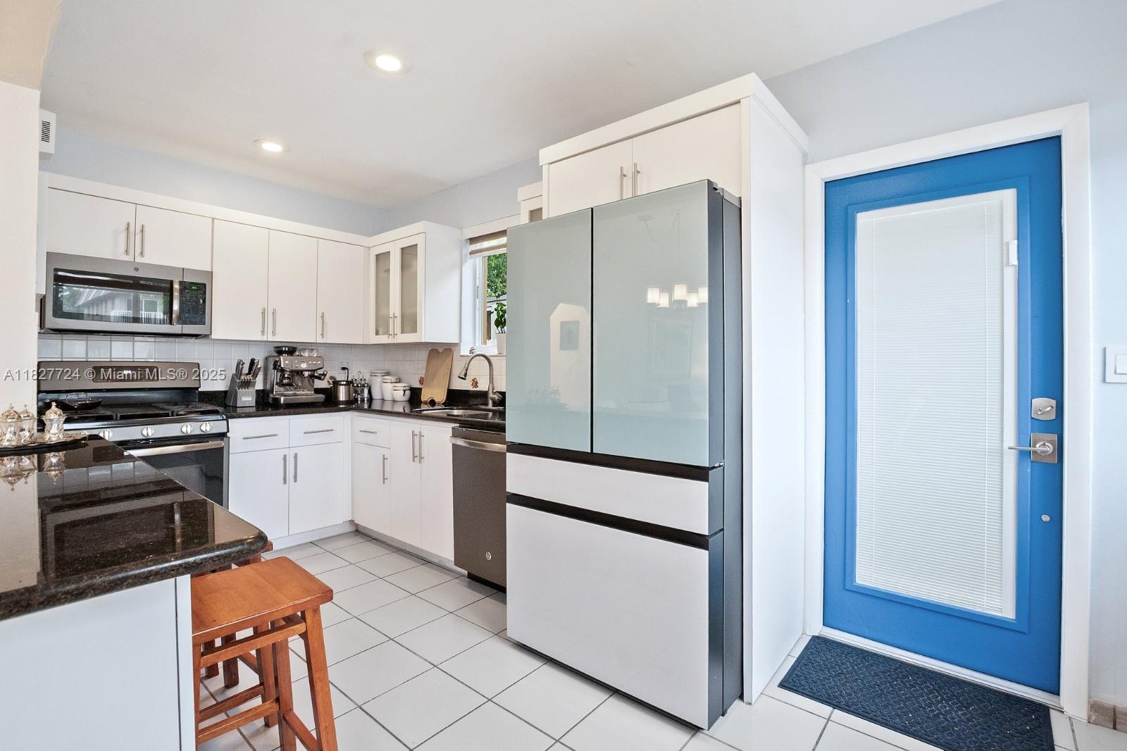 BISCAYNE BCH SUB - Residential