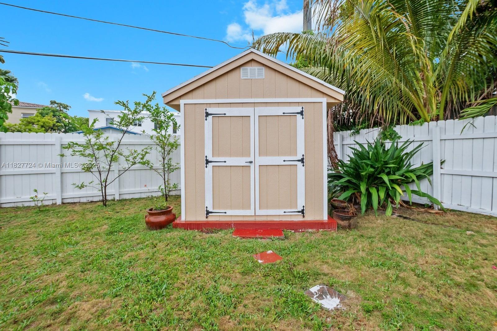 BISCAYNE BCH SUB - Residential