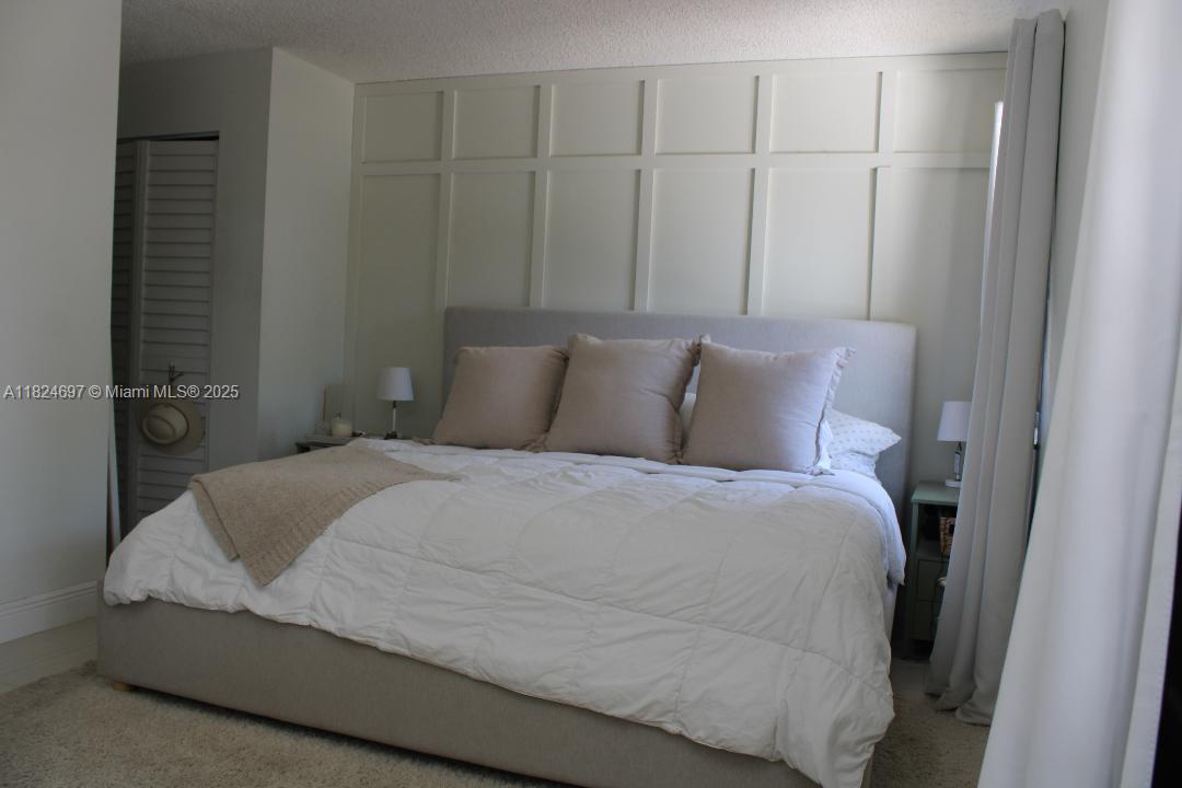 BRIAR BAY TOWNHOUSE ESTAT - Residential