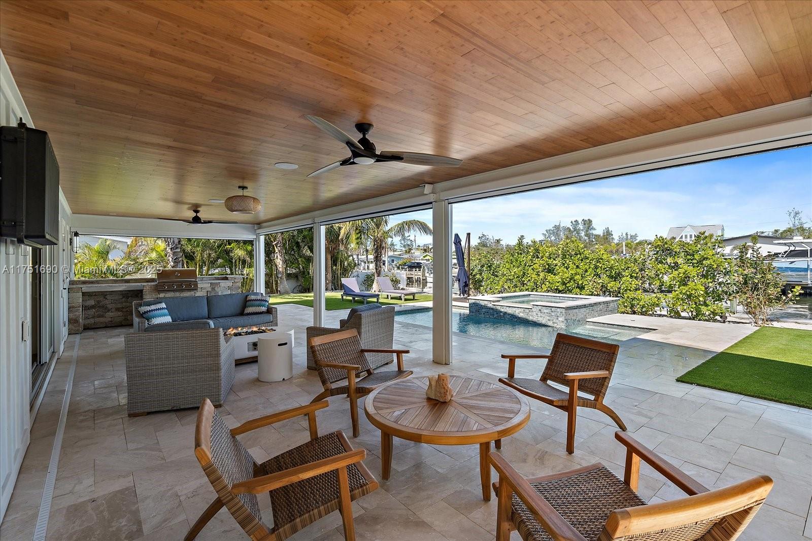 504 Bayview Dr