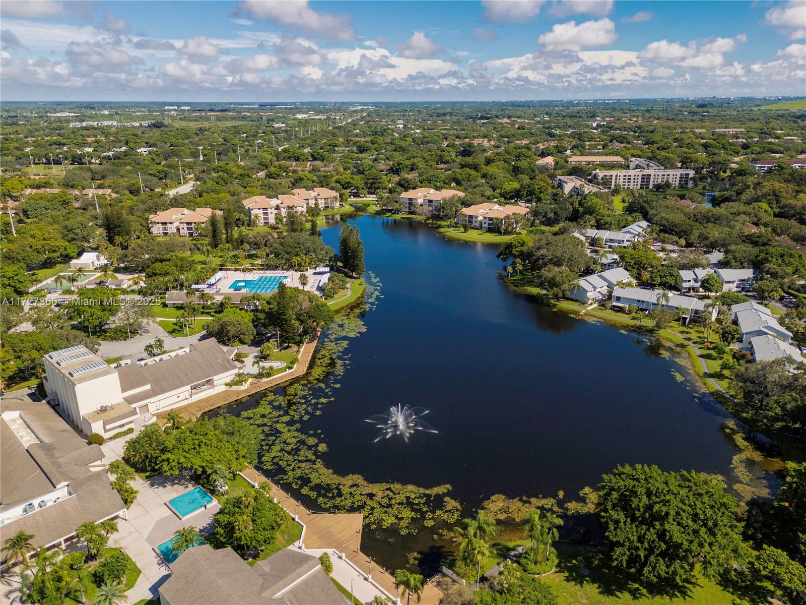 APPLEWOOD VILLAGE IV-E CO - Residential