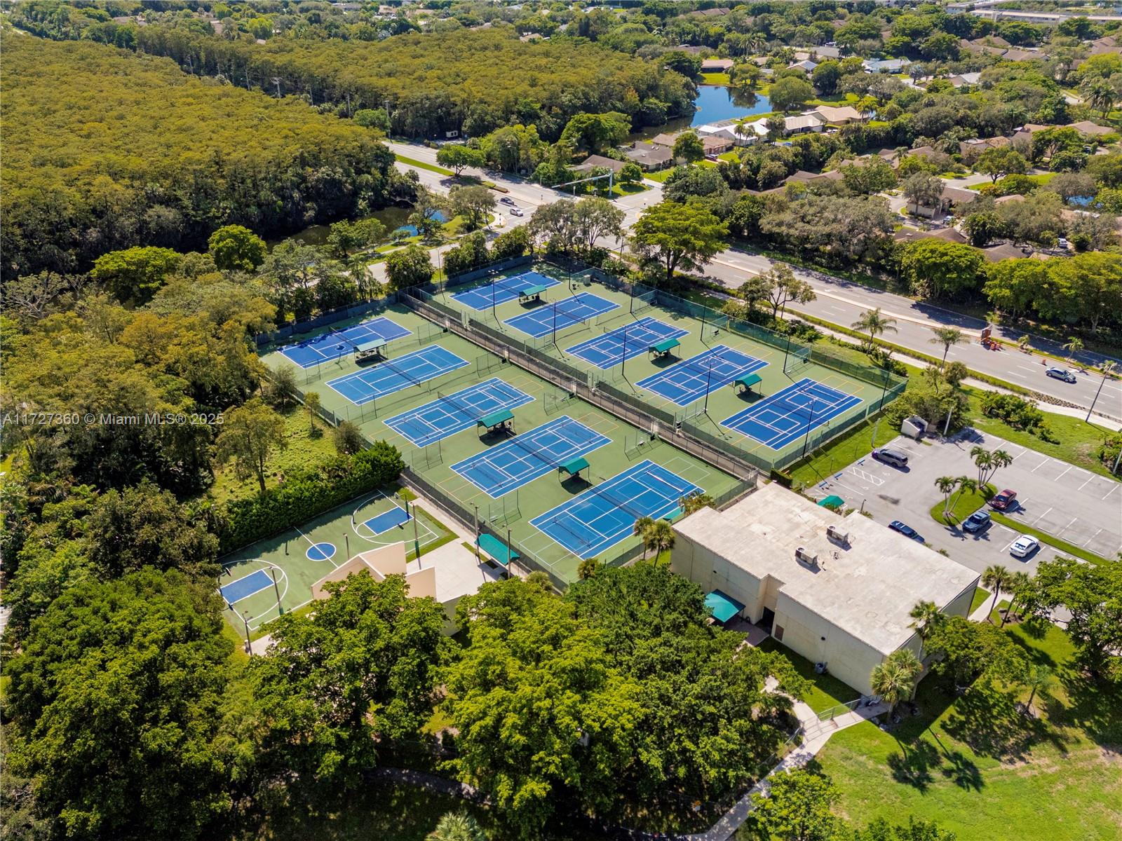 APPLEWOOD VILLAGE IV-E CO - Residential