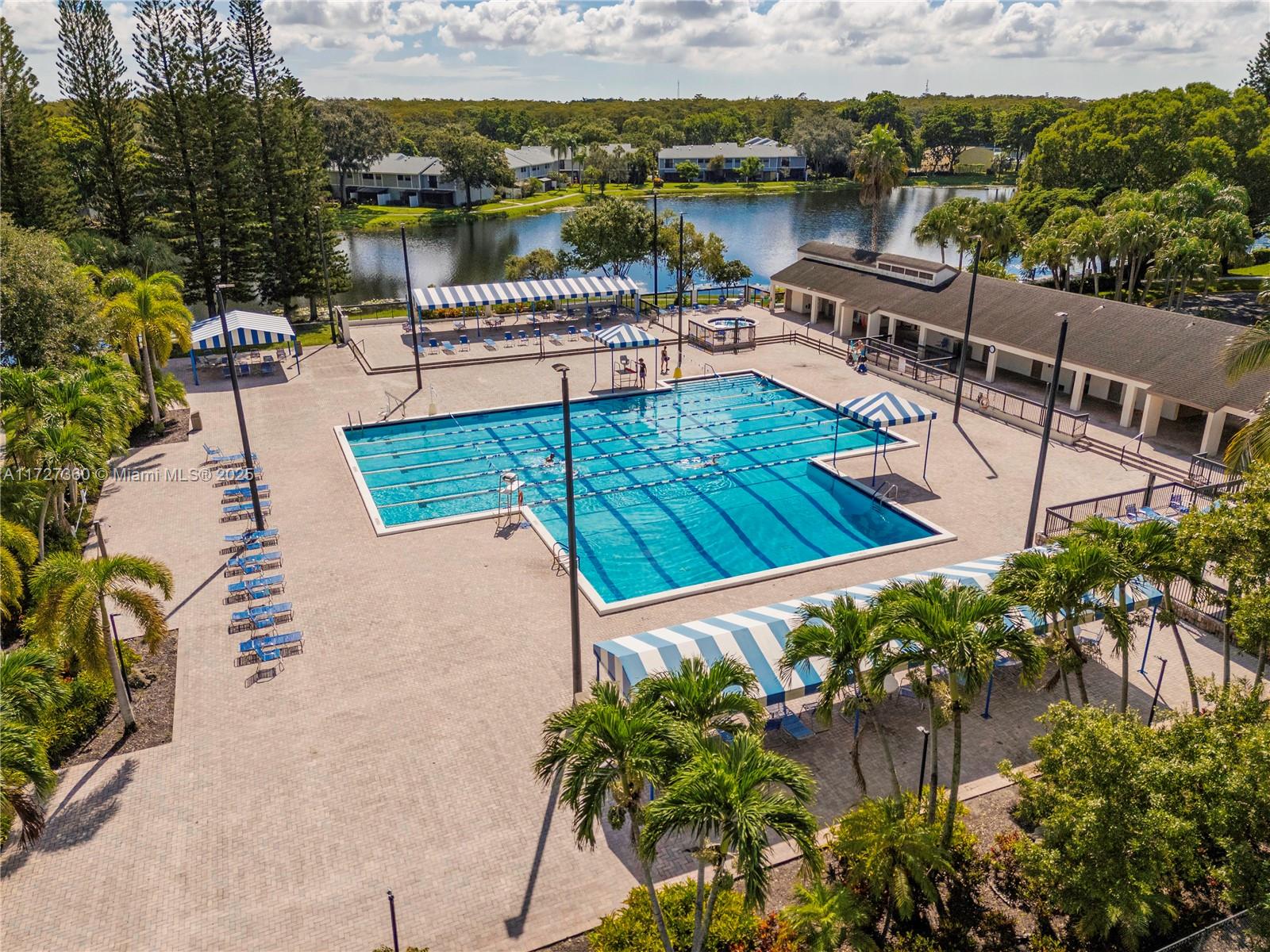 APPLEWOOD VILLAGE IV-E CO - Residential