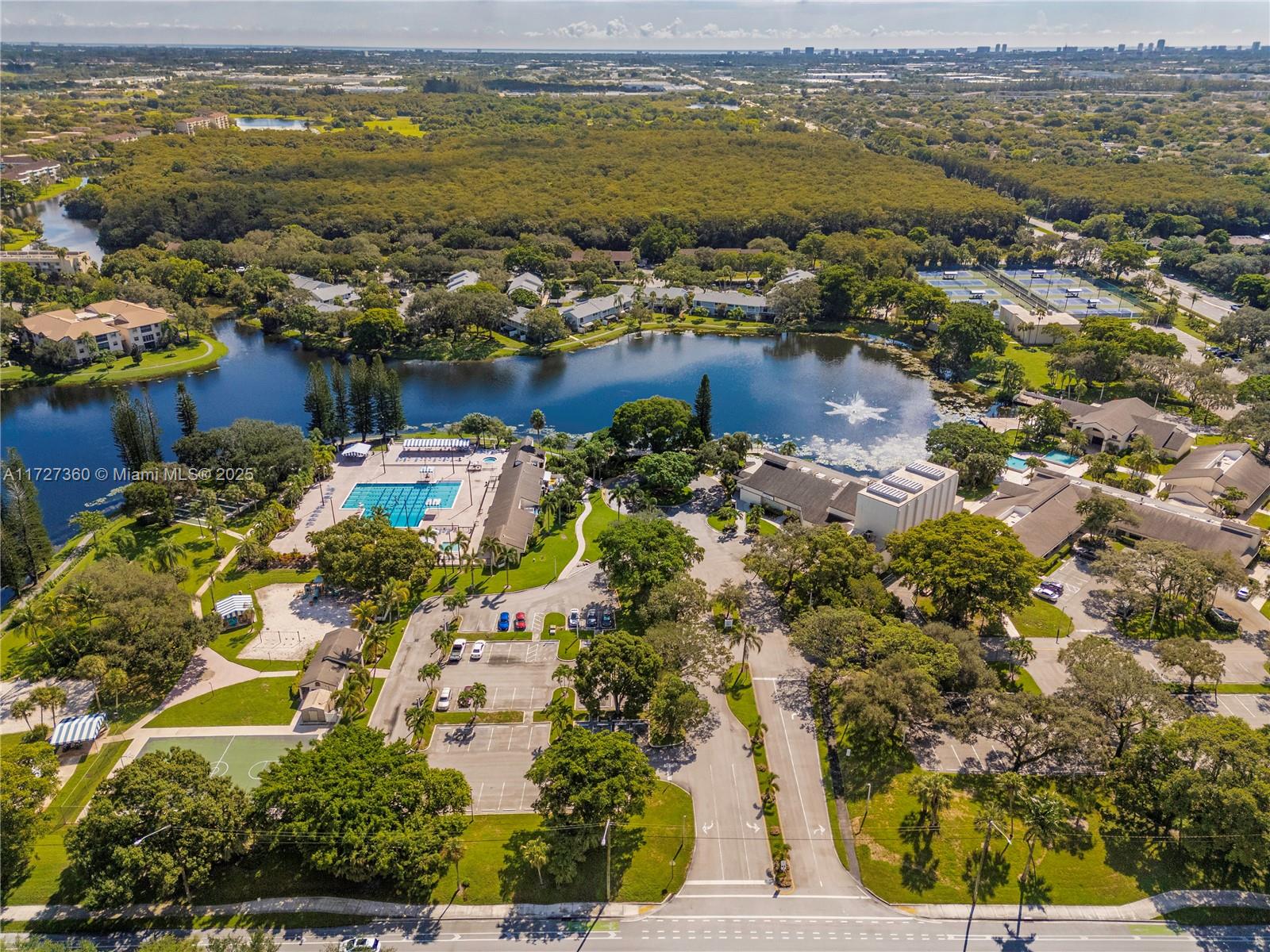 APPLEWOOD VILLAGE IV-E CO - Residential