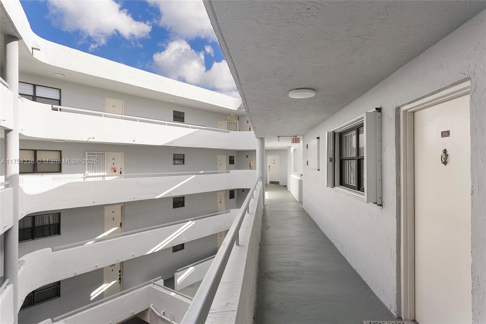 PARKVIEW PLAZA CONDO - Residential