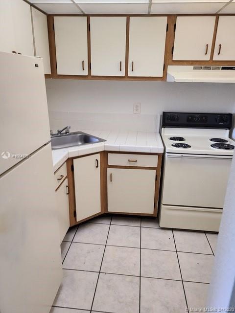 YOLANDA VILLAS CONDO - Residential Lease